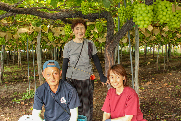 大特価！石製果樹彫刻 赤と緑 高さ約68センチ 0208_01.jpg