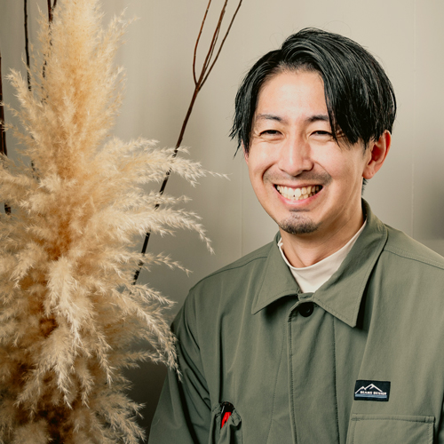 専務取締役：寺崎将太