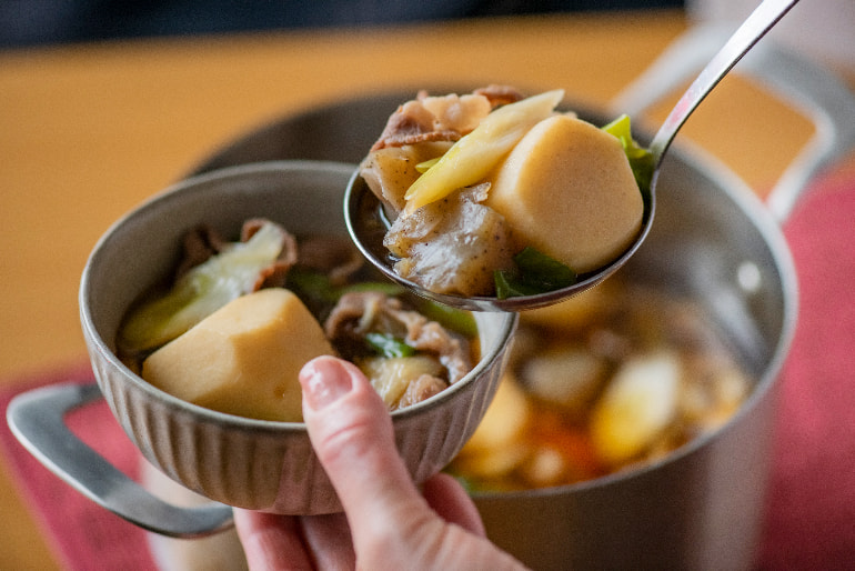 山形県産 冷凍里芋と芋煮のタレ – COWS
