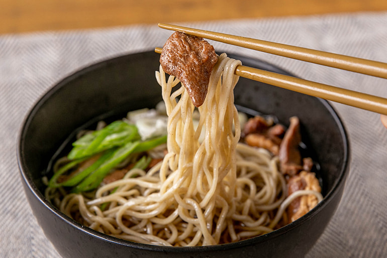 山形名物 冷たい肉そばのつゆ – 丸十大屋