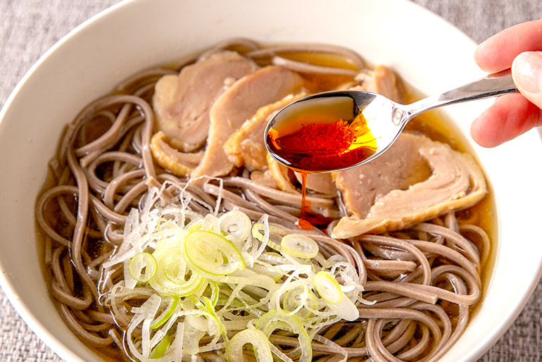 冷たい肉そば(乾麺) – そば処かつら 北町分店