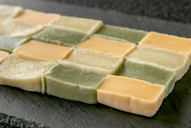 熟練職人が手作りする「麩」