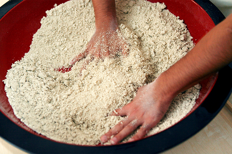 最高品質の蕎麦粉を厳選
