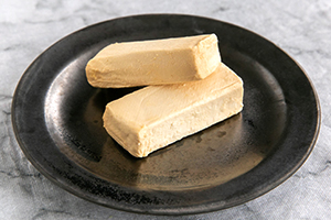 2. 蔵王チーズ味噌漬