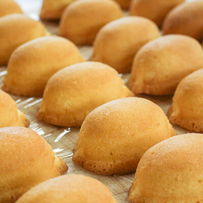 フランスの伝統的な焼き菓子を参考にした生地