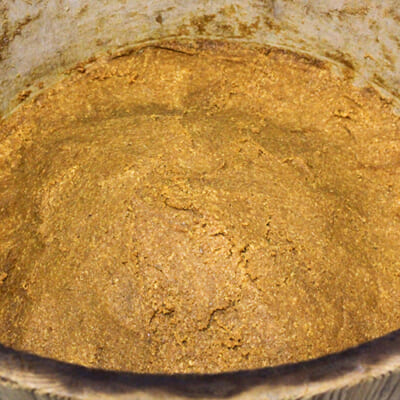 まろやかでやさしい味わいの「糀味噌」を使用