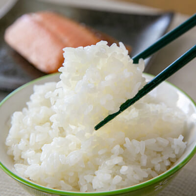 粘りが控えめで、あっさりとした味わいが人気