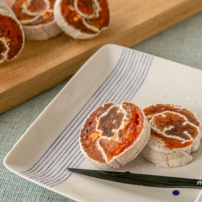 花のような美しい断面が魅力の「柿巻」