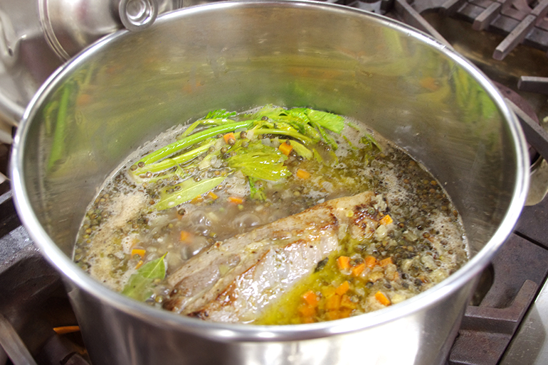 フランス料理の技法で仕上げる、風味豊かな料理