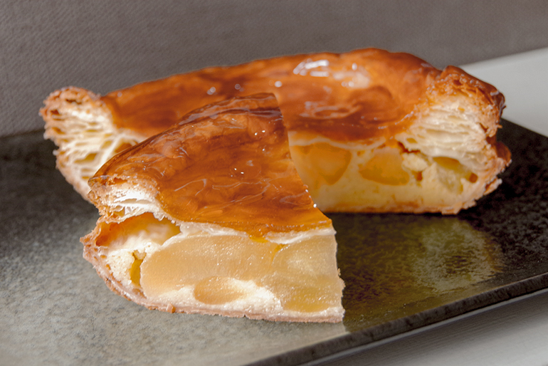 菓子の老舗が手掛けるアップルパイ