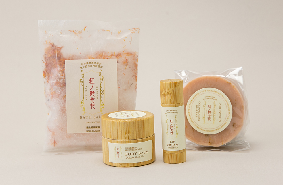 山形直送計画】スキンケアセット「紅の艶や花」 – 水進化粧