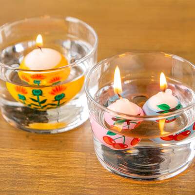 水に浮かべて楽しむ、球体の絵ろうそく