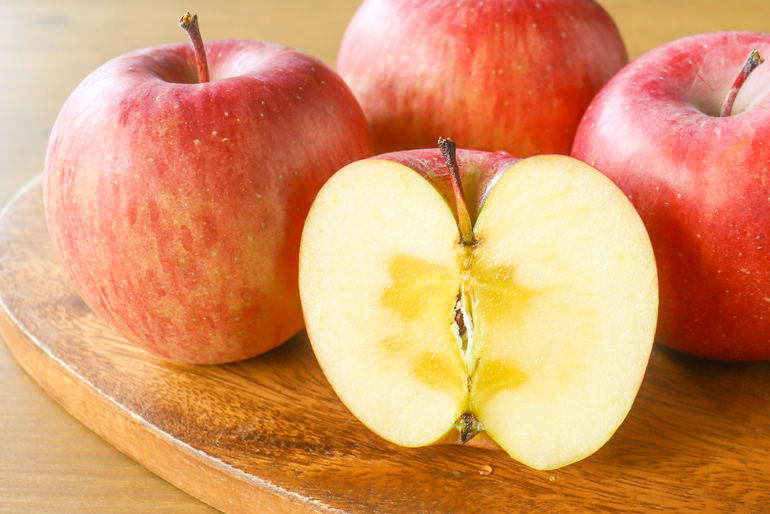 山寺地区の豊かな自然で育った「ふじりんご」