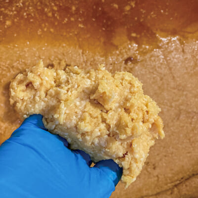 味噌の風味を引き立てる「天地返し」