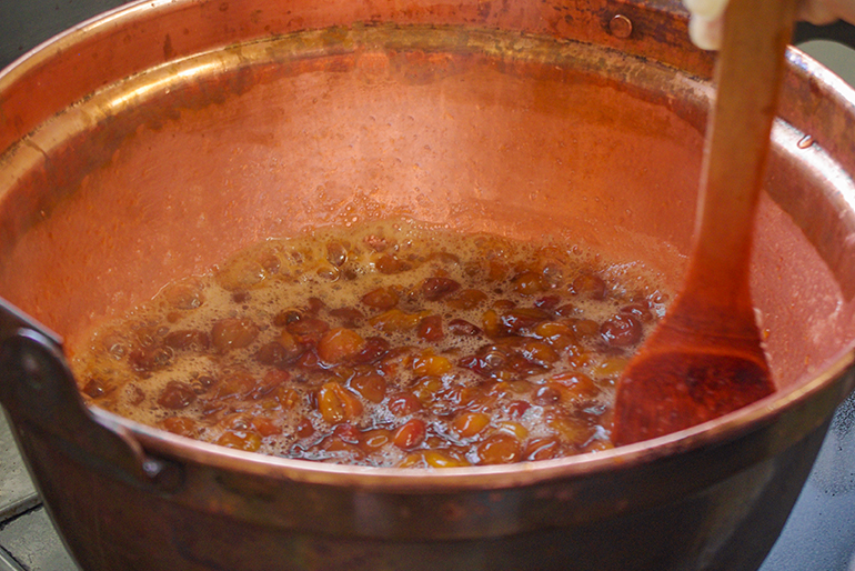 手間と時間をかけて、一つ一つ手作り