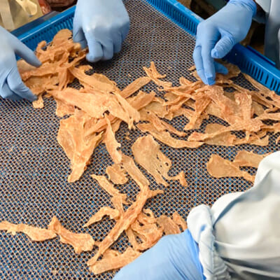 食肉用の新鮮な国産肉に、余計なものを加えずに!