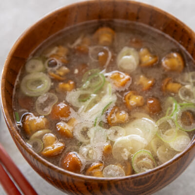 じんわりと体に染みる「なめこの味噌汁」