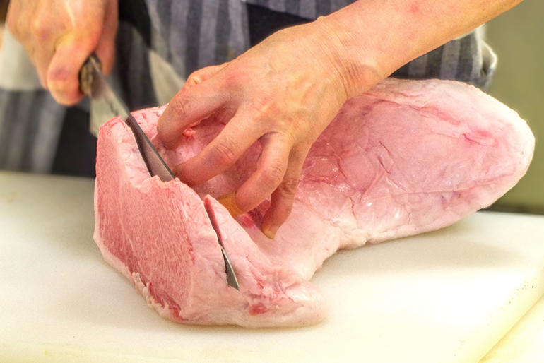 明治14年創業の精肉店が加工してお届けします